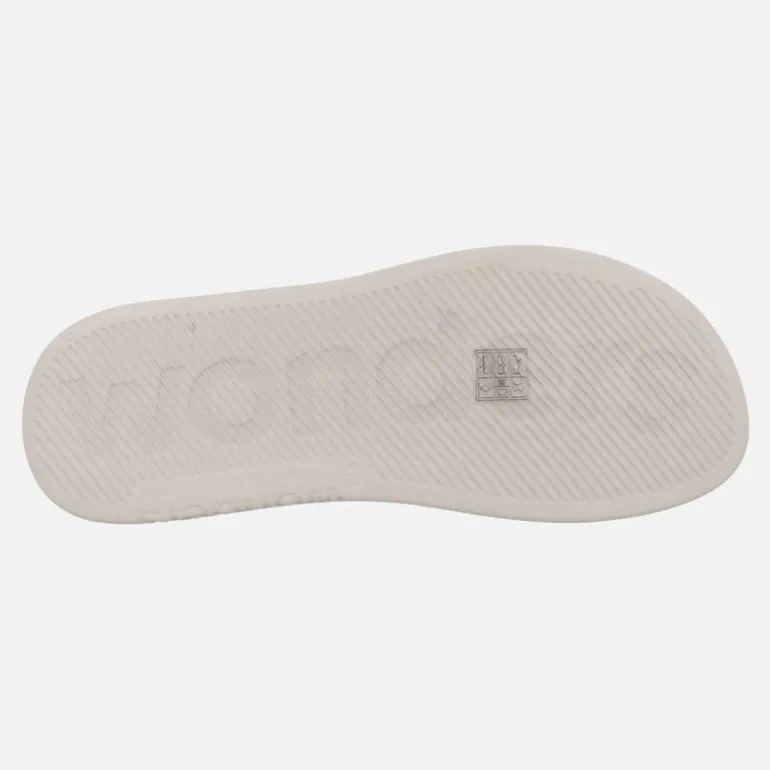 Sandalias Motril en piel acharolada con planta Memorygel