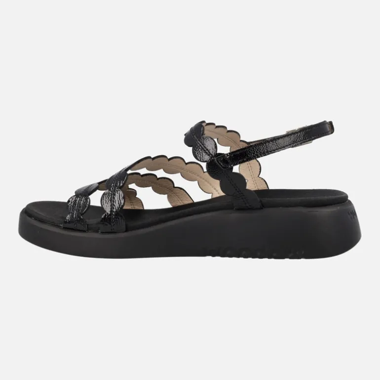 Sandalias Motril en piel acharolada con planta Memorygel