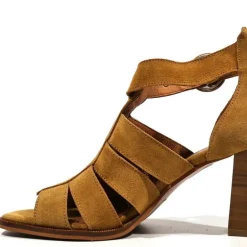 Sandalias mujer en serraje camel con tacón alto Nicola