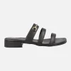 Sandalias negras con triple tira y adorno metálico Amalfi