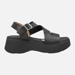 Sandalias negras de piel con cierre de hebilla y plataforma