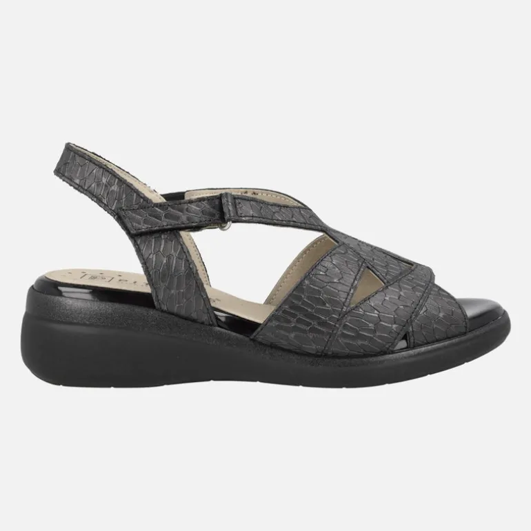 Sandalias negras de piel grabada con cierre de velcro