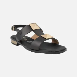 Sandalias negras de piel con adornos y detalles en color oro