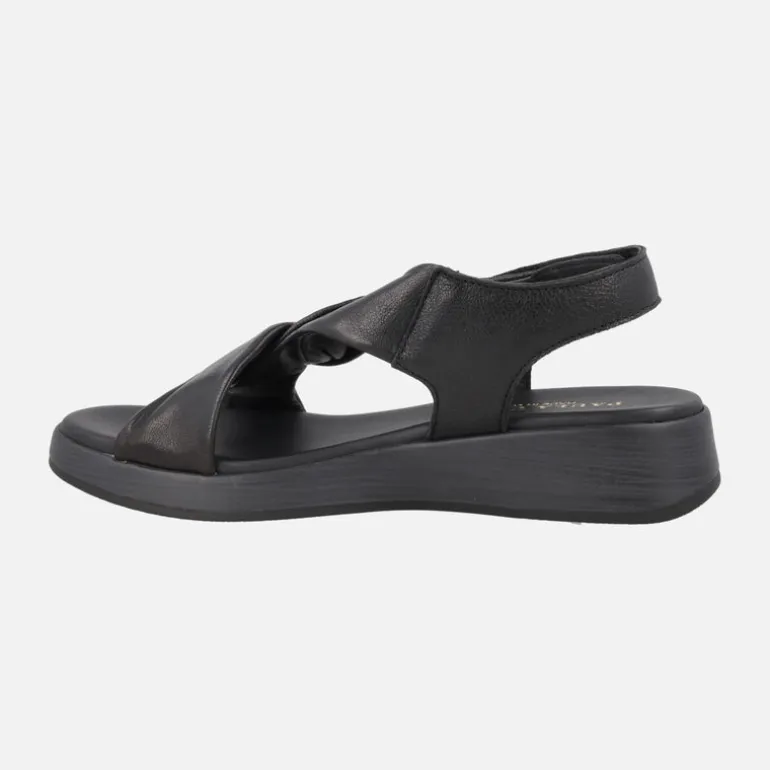 Sandalias negras de piel con tiras entrelazadas y cierre de velcro