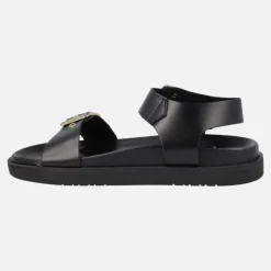 Sandalias negras de piel con hebillas y pulsera al tobillo