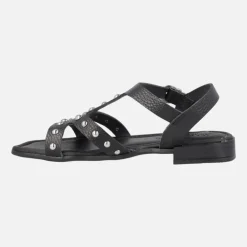 Sandalias negras de piel grabada con tachas metálicas plateadas