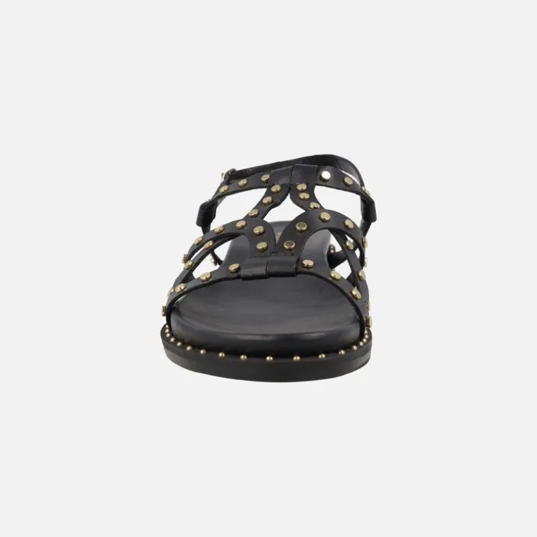 Sandalias negras de piel con tachas metálicas doradas