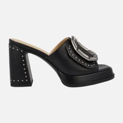 Sandalias negras Gloria con tacón alto y remaches