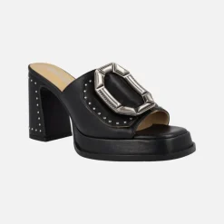 Sandalias negras Gloria con tacón alto y remaches
