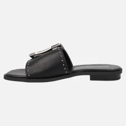 Sandalias negras planas con remaches y maxi hebilla Maria
