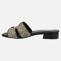 Sandalias pala en rafia beige y negra con tacones bajos