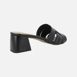Sandalias palas en piel negra con tacones anchos