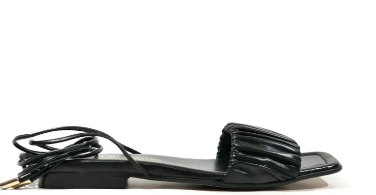 Sandalias planas con pala fruncida y cintas para mujer