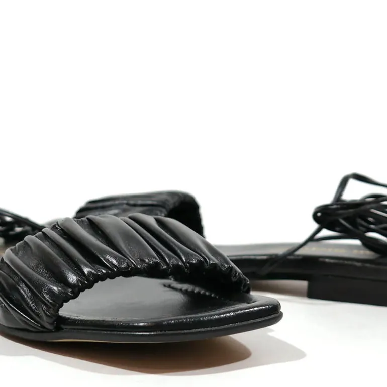 Sandalias planas con pala fruncida y cintas para mujer
