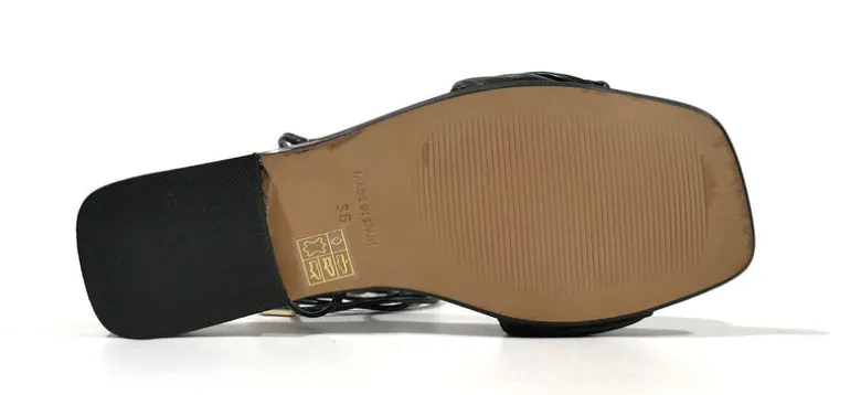 Sandalias planas con pala fruncida y cintas para mujer