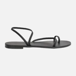Sandalias planas con tiras trenzadas