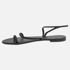 Sandalias planas con tiras trenzadas