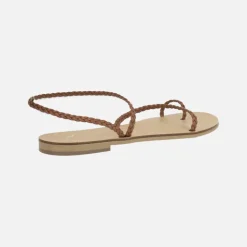 Sandalias planas con tiras trenzadas
