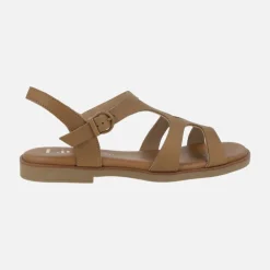 Sandalias planas de piel en camel con cierre de hebilla