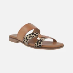 Sandalias planas de piel en camel y animal print leopardo