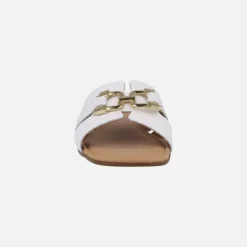 Sandalias planas de piel con adorno dorado