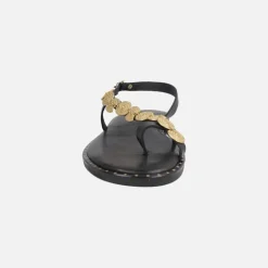 Sandalias planas de piel con adorno de monedas