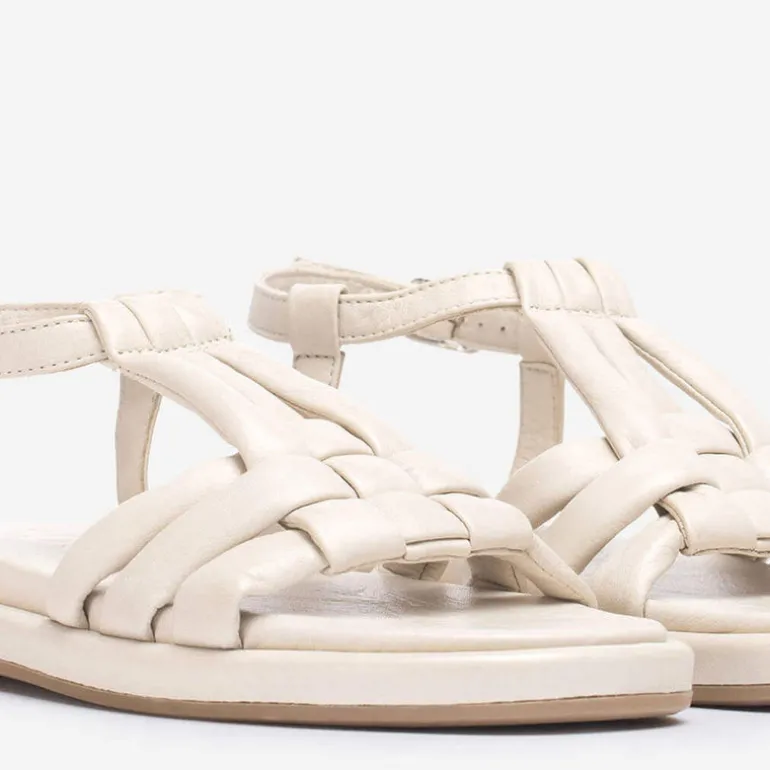 Sandalias planas de piel con tiras entrelazadas