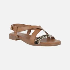 Sandalias planas de tiras en camel y animal print leopardo