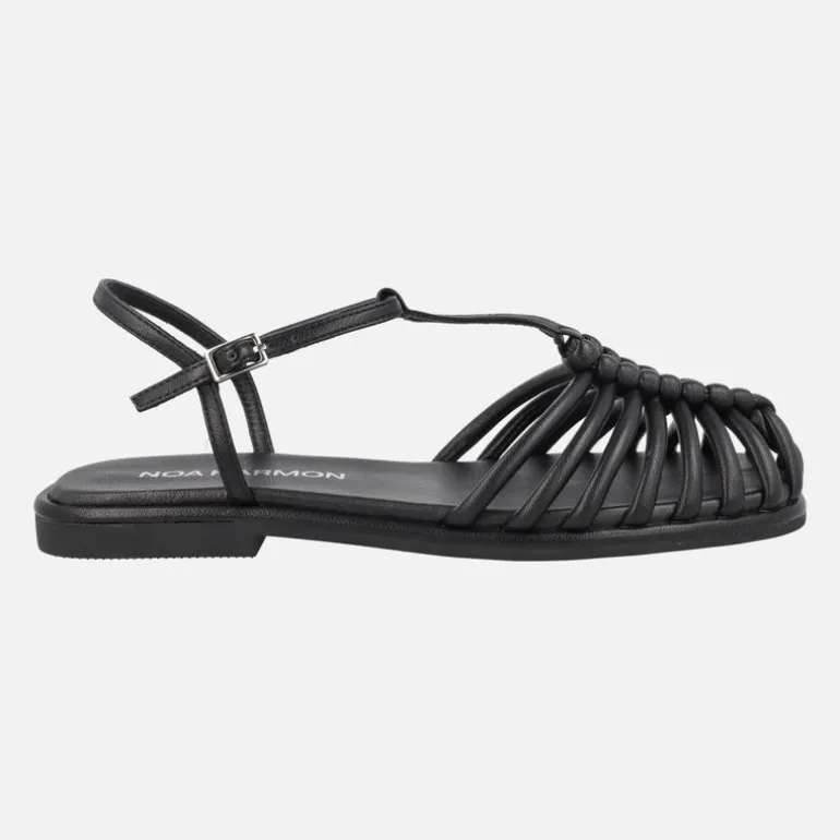 Sandalias planas de tiras estilo cangrejeras