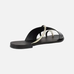 Sandalias planas en combinado negro y oro