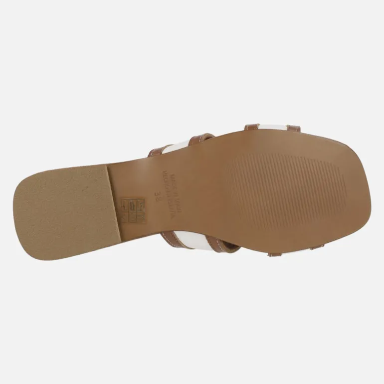 Sandalias planas en combinado bicolor