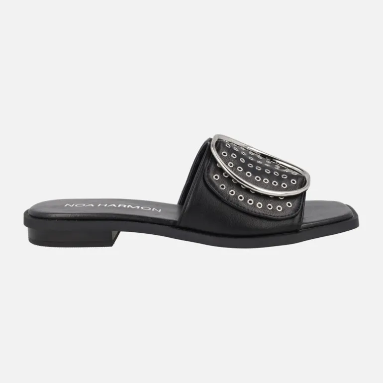 Sandalias planas Jazz con remaches y maxi hebilla