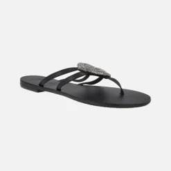 Sandalias planas negras con adorno de strass