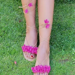 Sandalias planas para mujer con flores y cintas