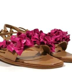 Sandalias planas para mujer con flores y cintas