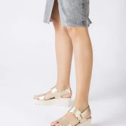 Sandalias Purpura de piel con cuña WondersFLY