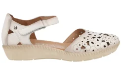 Sandalias troqueladas con cierre de velcro para mujer