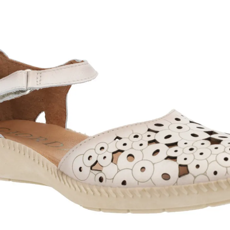 Sandalias troqueladas con cierre de velcro para mujer