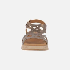 Sandalias troqueladas en piel metalizada bronce