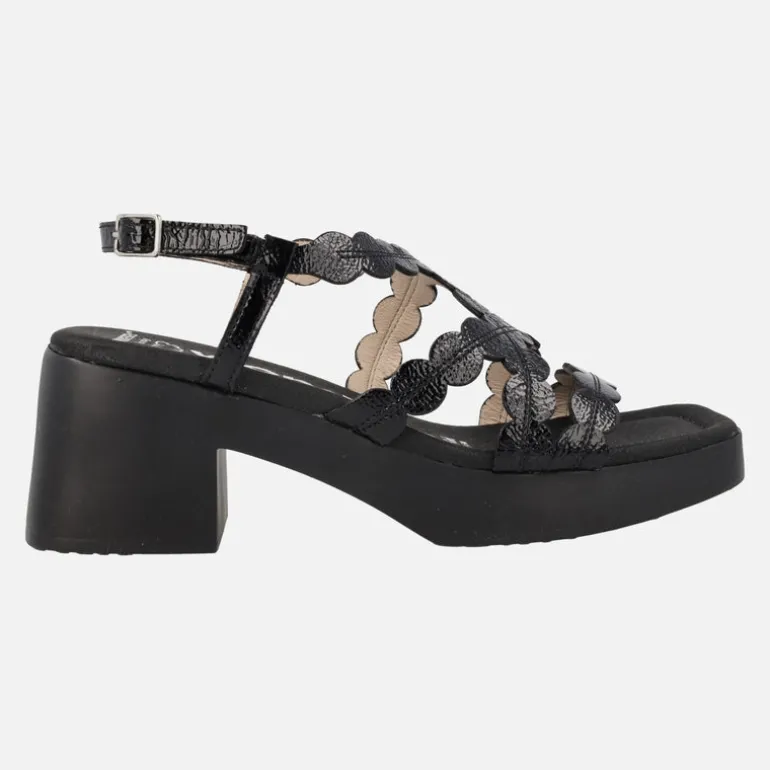 Sandalias Wonders Neus en charol negro