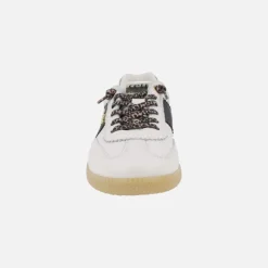 Zapatillas blancas de piel con detalles en animal print leopardo