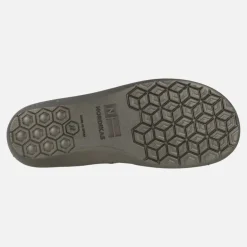Zapatillas de casa en piel serraje con cierre de velcro