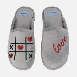Zapatillas de casa para mujer Tres en Raya de corazones gris
