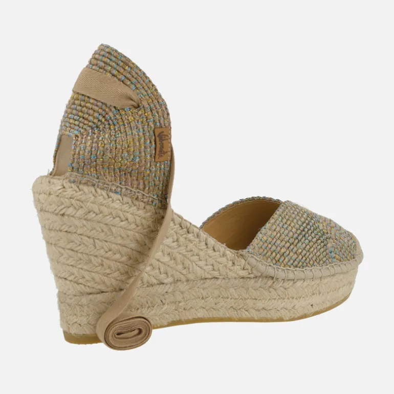 Zapatillas de cuña alta de esparto con cintas en tejido uve arena