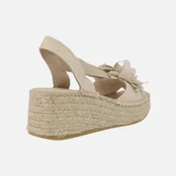 Zapatillas de esparto con plataforma y adorno de flor