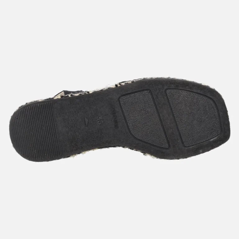 Zapatillas de esparto con plataforma y adorno de flor