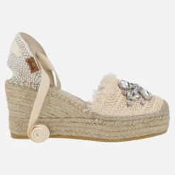 Zapatillas de esparto en rafia con adorno de cristales y cintas