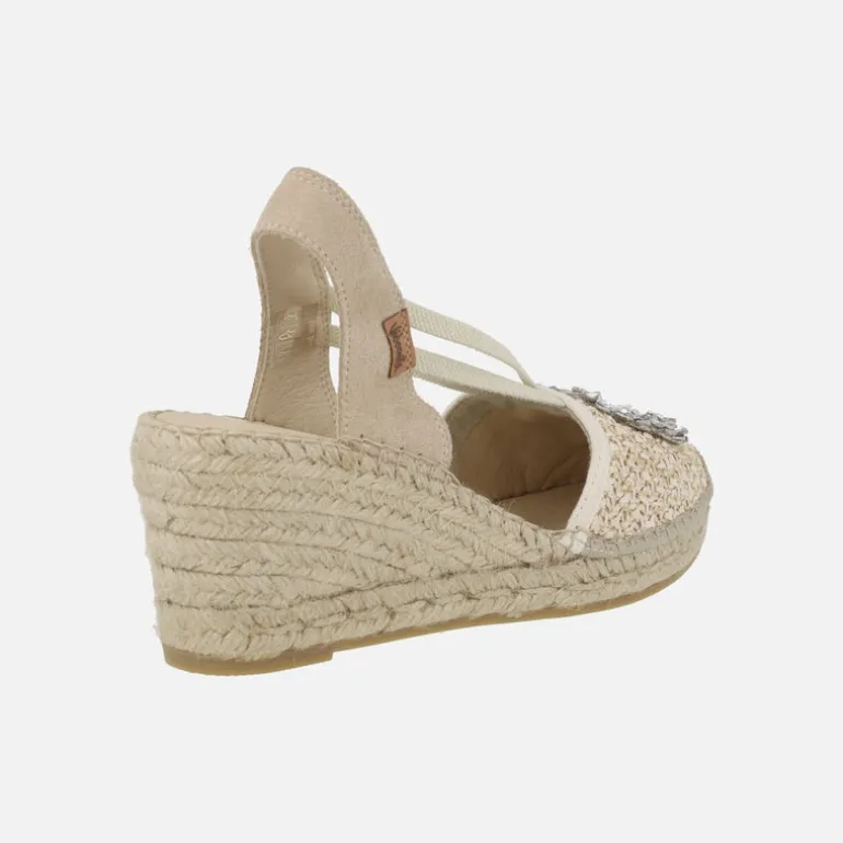 Zapatillas de esparto en rafia brillo crudo con adorno joya