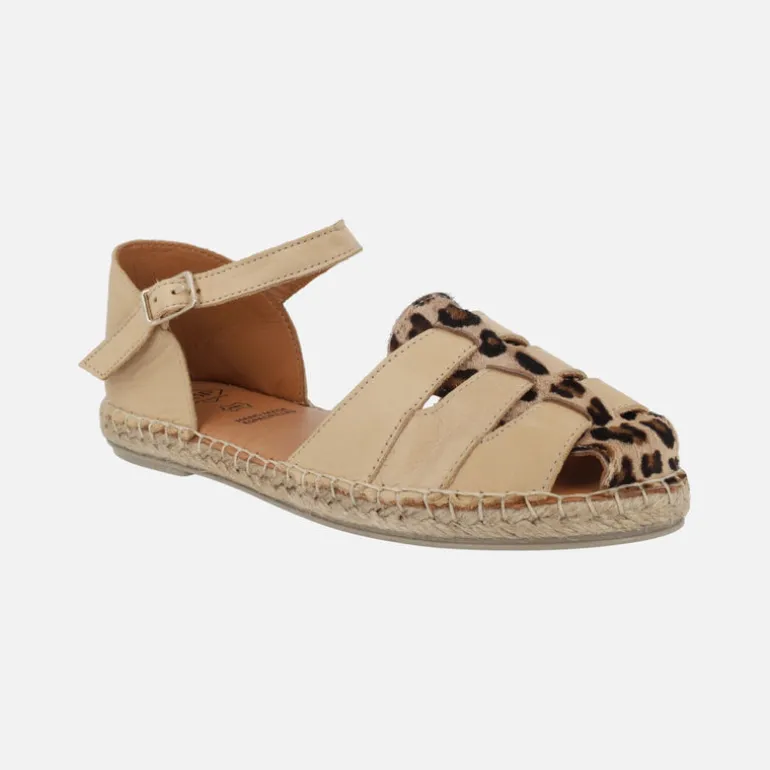Zapatillas de esparto en piel estilo cangrejeras con detalles en leopardo