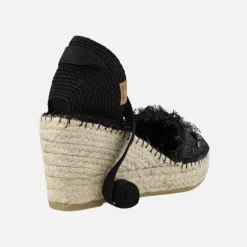 Zapatillas de esparto en rafia con adorno de cristales y cintas